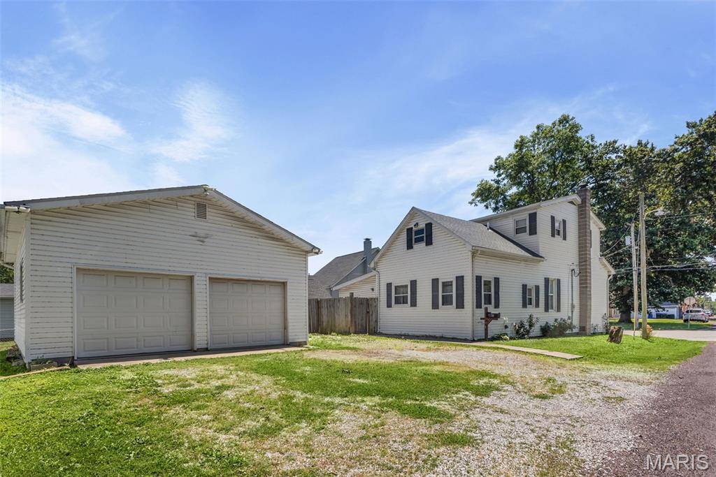 323 W Church ST, Mascoutah, IL 62258