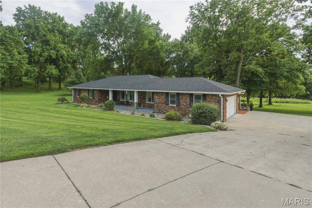 8 W Lockhaven CT CT, Edwardsville, IL 62025