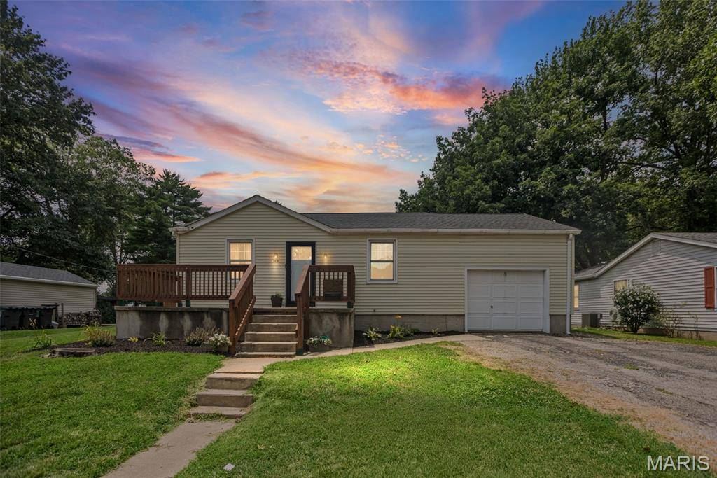 309 N 5th ST, Mascoutah, IL 62258