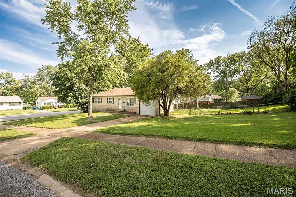 1115 Forestwood DR, Ferguson, MO 63135
