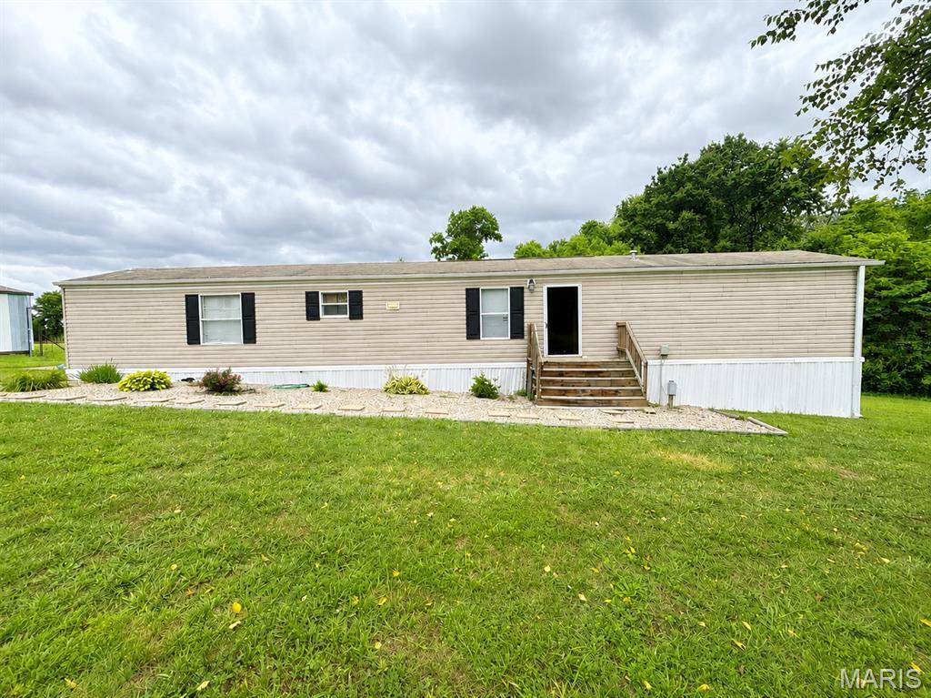 2255 County Road 900 East, Rinard, IL 62878