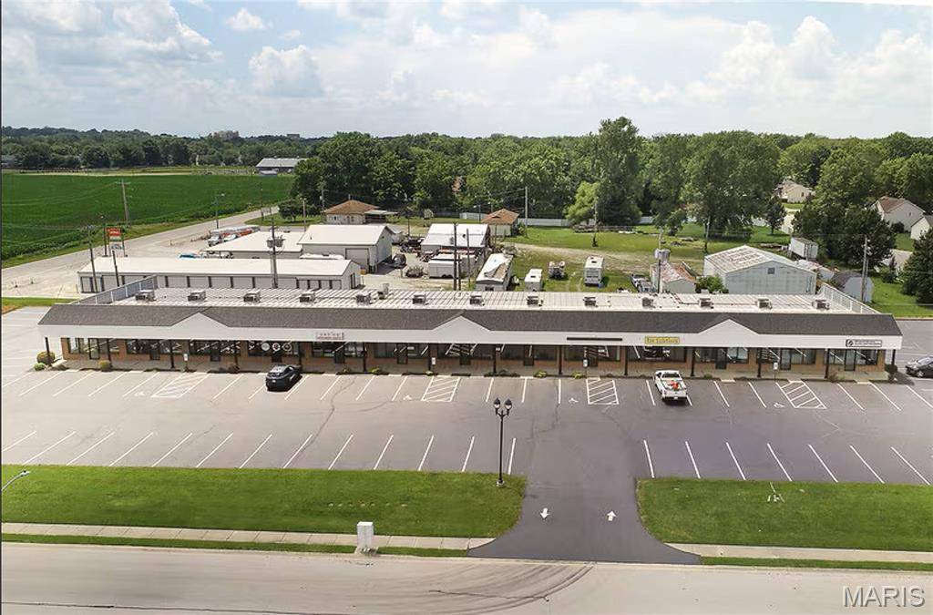 715 Lakepointe Centre DR, O'fallon, IL 62269