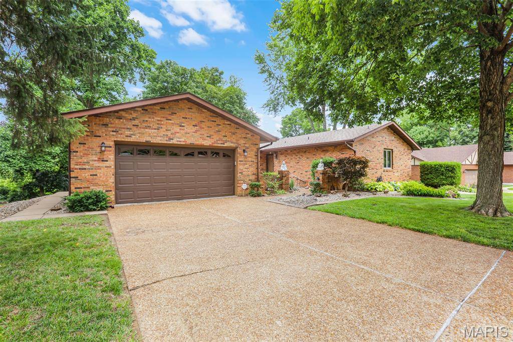 125 Northlane DR, Glen Carbon, IL 62034