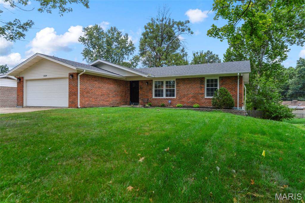 1004 Bridgeport DR, Ellisville, MO 63011