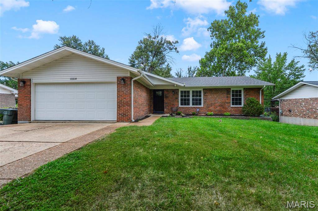 1004 Bridgeport DR, Ellisville, MO 63011
