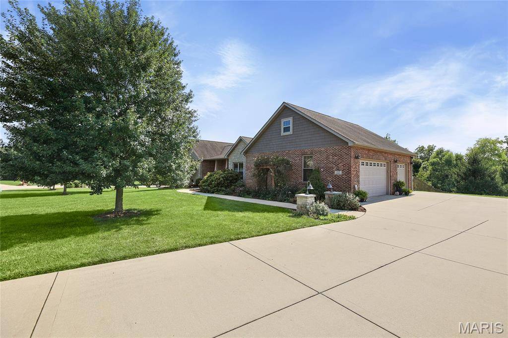 215 Wyndridge CT, Belleville, IL 62226