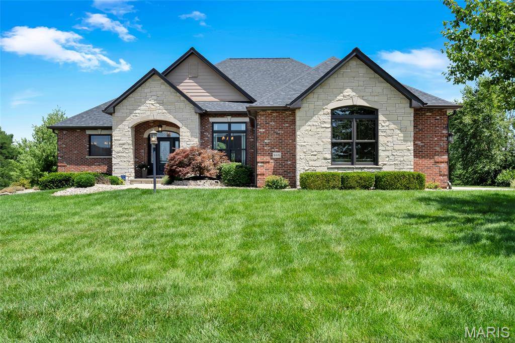 8449 Stone Ledge DR, Edwardsville, IL 62025