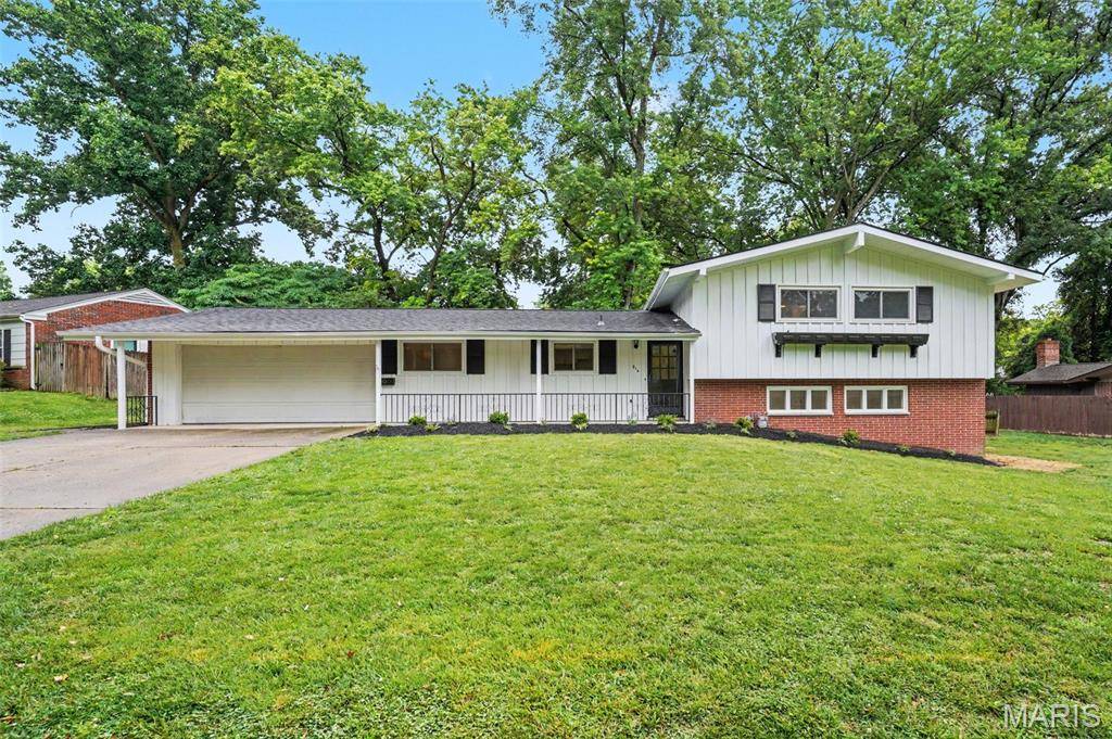 216 Country Club Acres, Belleville, IL 62223