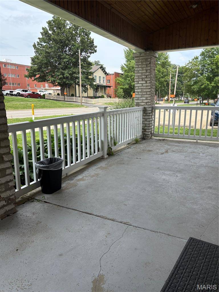 202 E College AVE, Greenville, IL 62246
