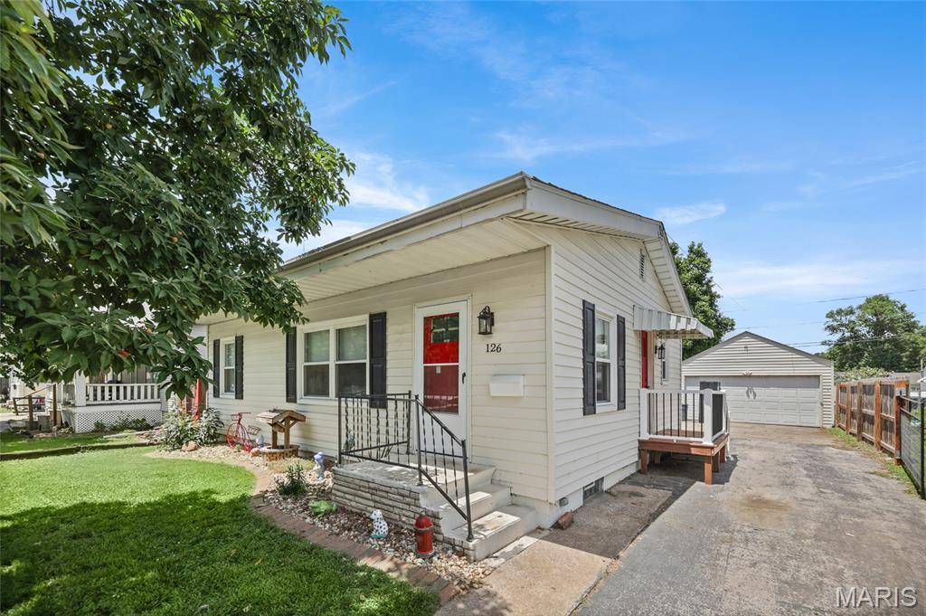 126 E 2nd ST, Roxana, IL 62084