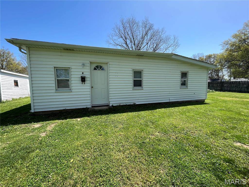 8 N Edison ST, Freeburg, IL 62243