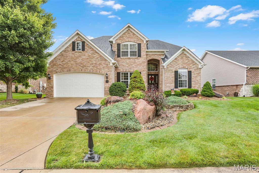 208 Fountain DR, Glen Carbon, IL 62034