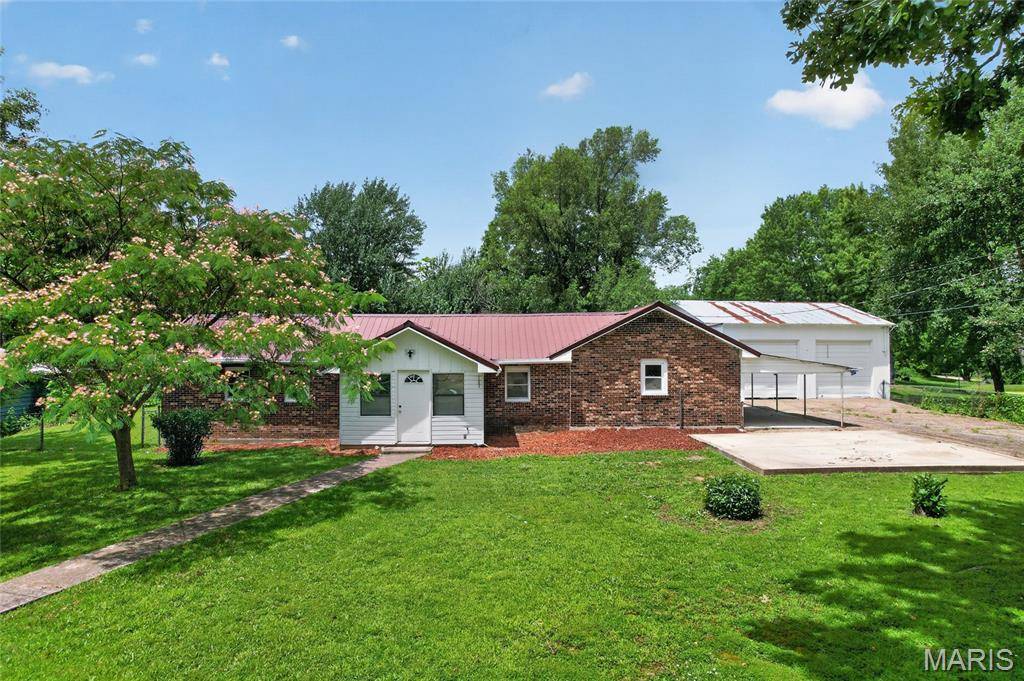 206 Lion ST, Dixon, MO 65459