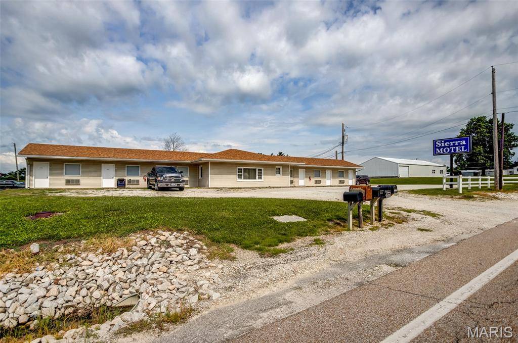 1215 S Fifth, Carrollton, IL 62016