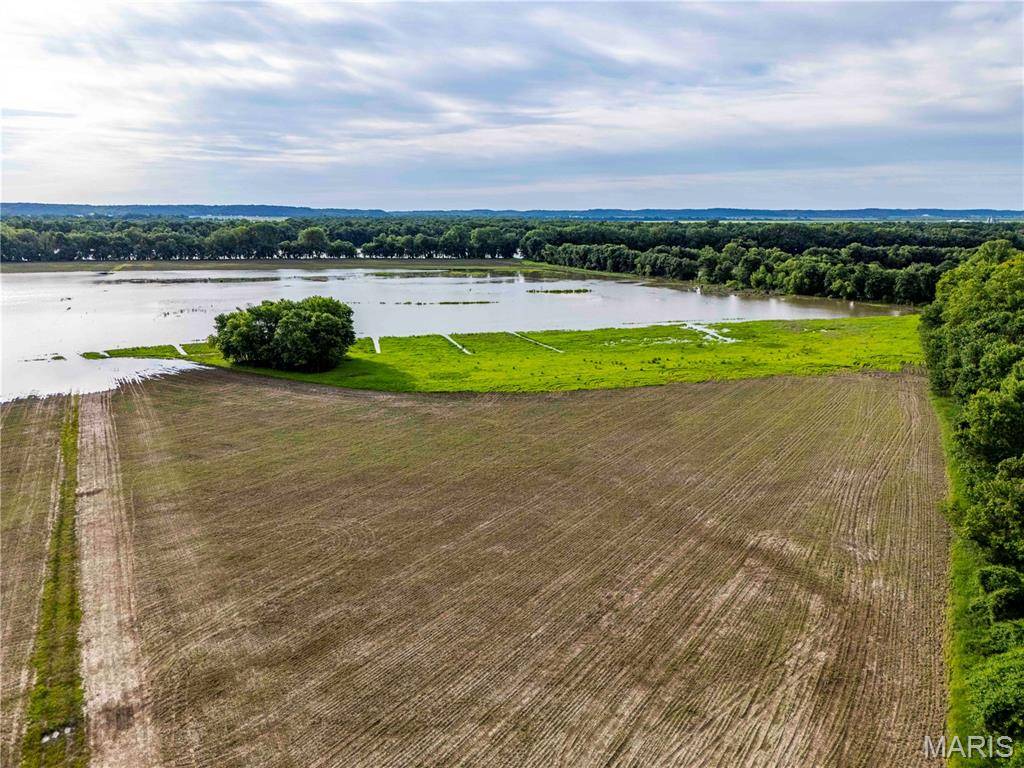 00 100 HWY, Kampsville, IL 62053