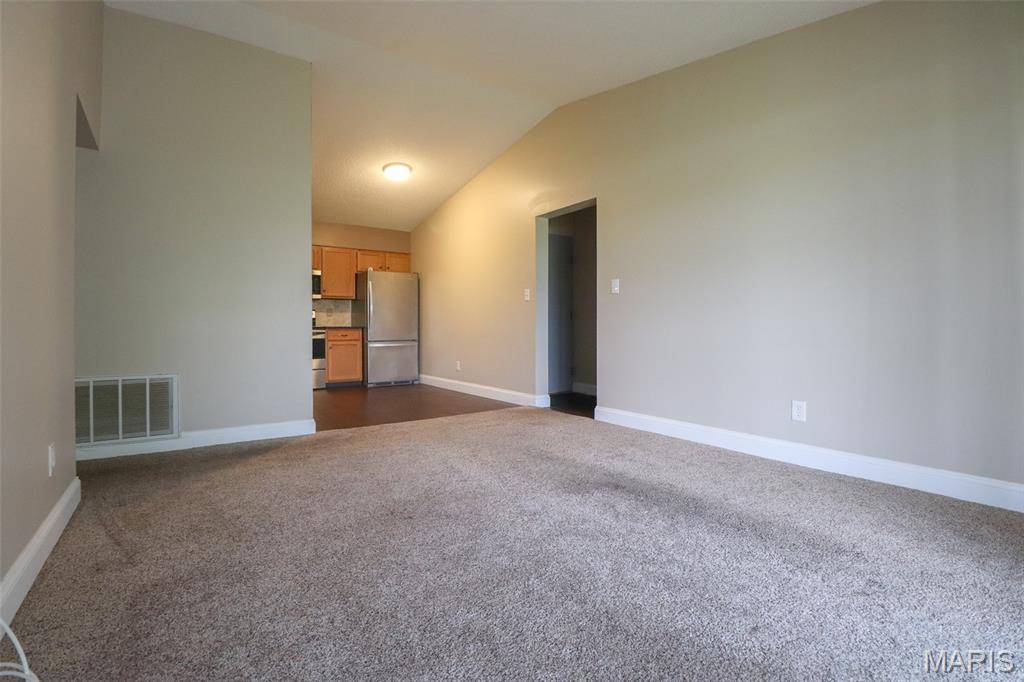 1 Berview CIR #B, Mehlville, MO 63129