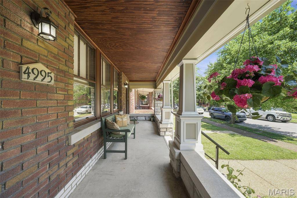 4995 Tholozan AVE, St Louis, MO 63109