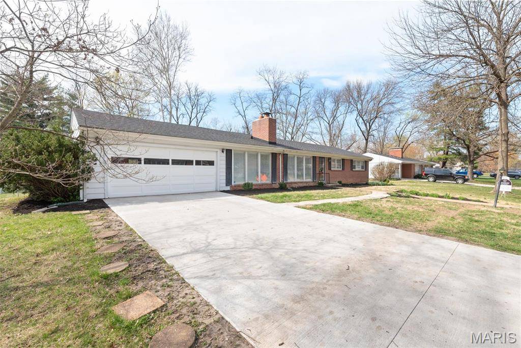 767 Wenneker DR, St Louis, MO 63124