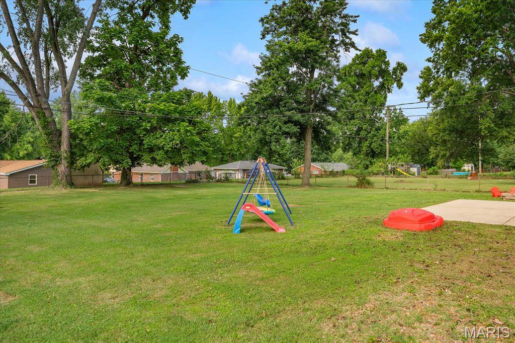 108 DORCHESTER DR, Belleville, IL 62223