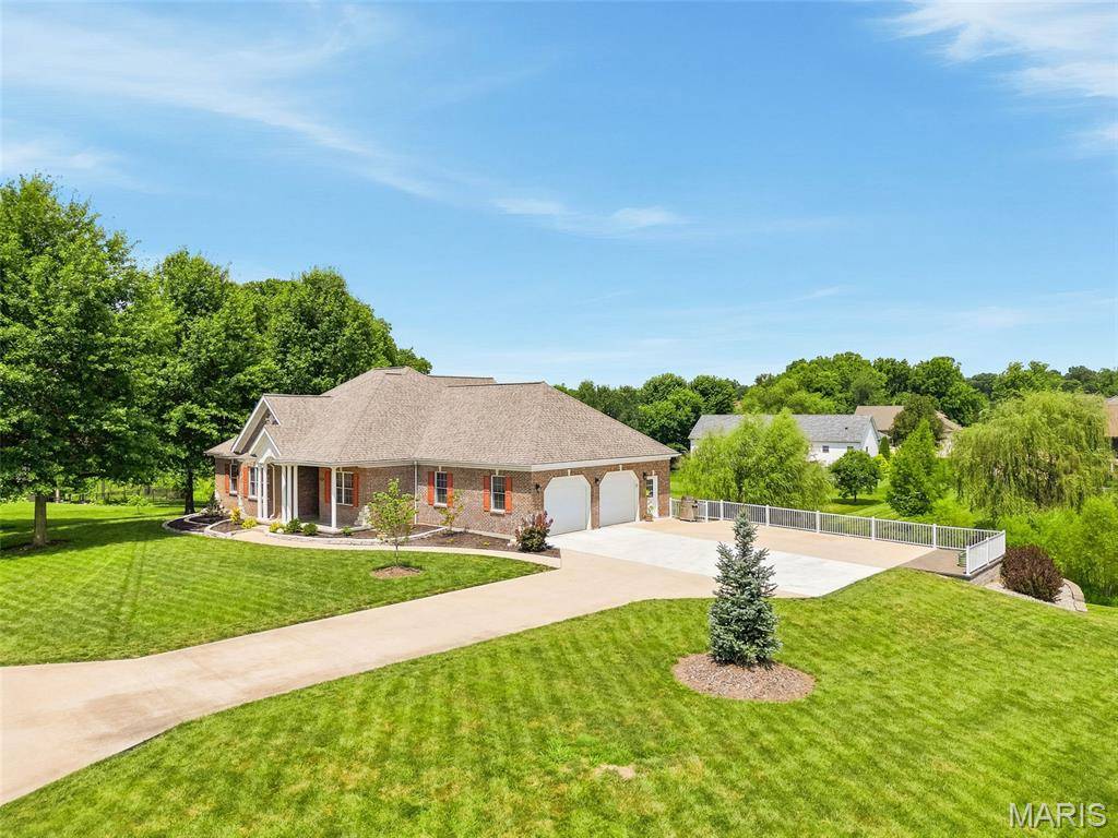 673 Royal Oak CT, Washington, MO 63090