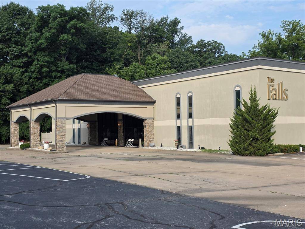 300 Admiral Weinel BLVD, Columbia, IL 62236