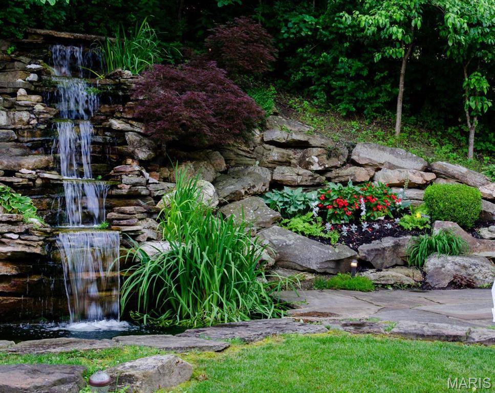 300 Admiral Weinel BLVD, Columbia, IL 62236