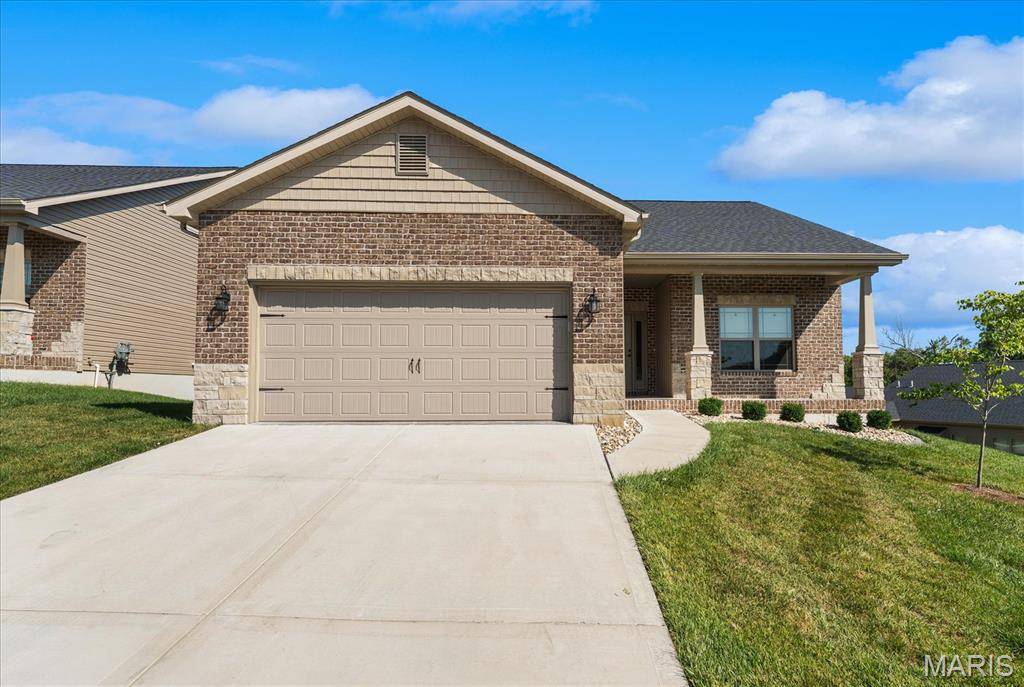 8085 Villa Valley LN, Caseyville, IL 62232