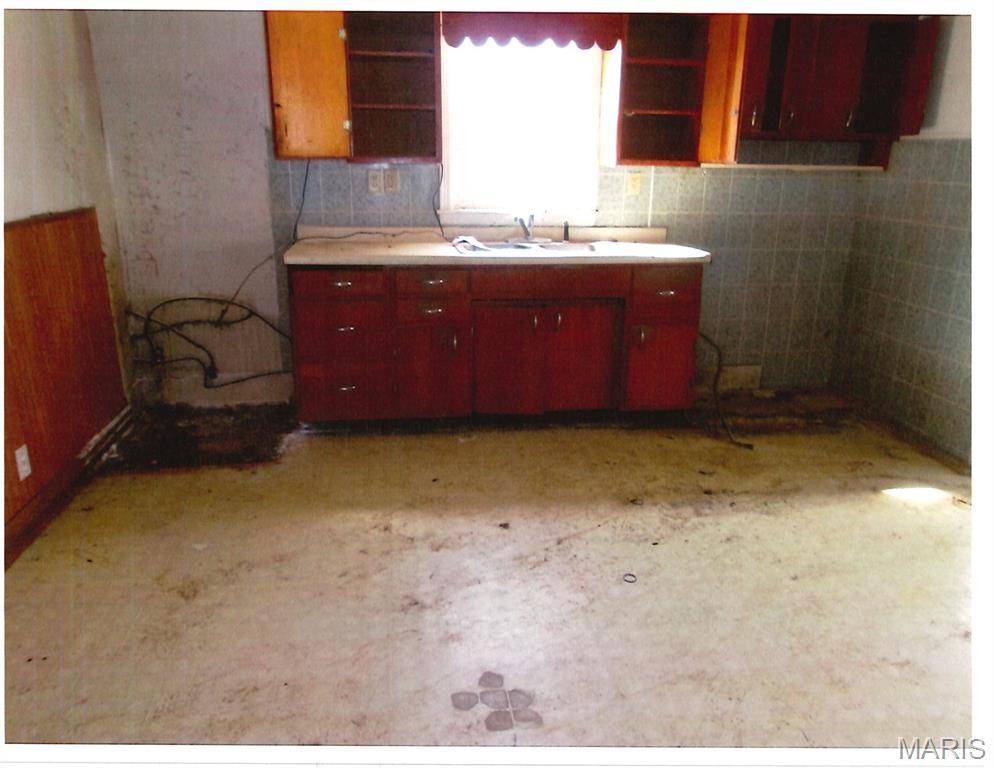 313 N 1st ST, Witt, IL 62094