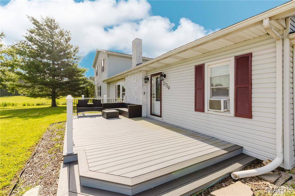 21710 State Route 15, Nashville, IL 62263