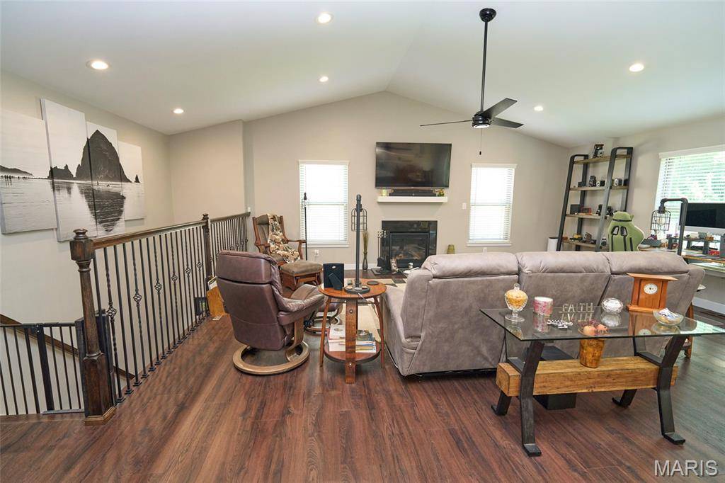 7992 Walker Meadows DR, Caseyville, IL 62232