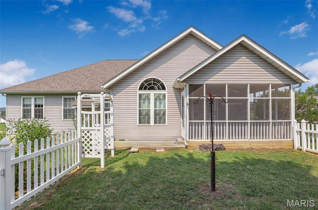 1 Dogwood CT, Fredericktown, MO 63645