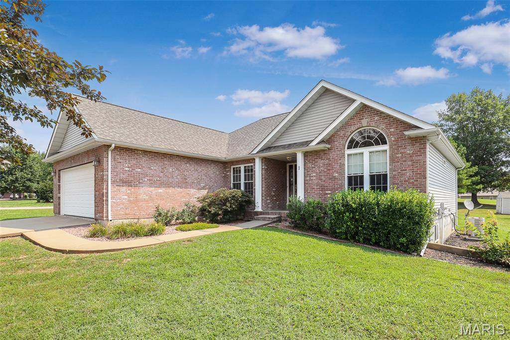 1 Dogwood CT, Fredericktown, MO 63645