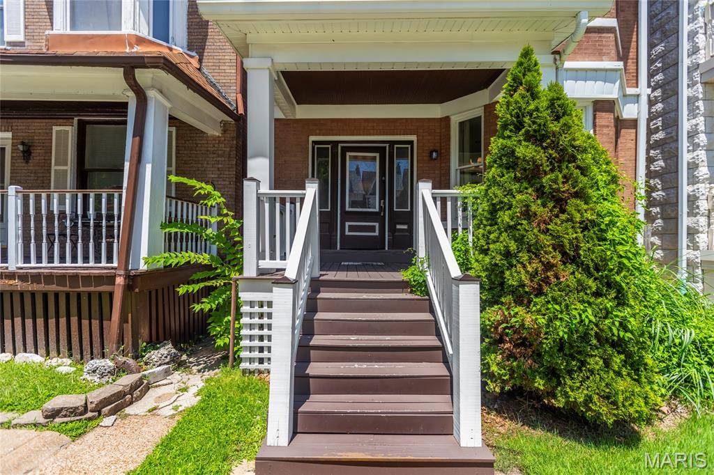 4215 Maryland AVE, St Louis, MO 63108