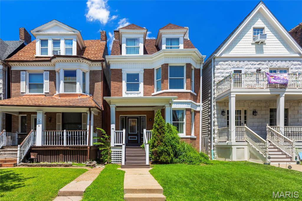4215 Maryland AVE, St Louis, MO 63108