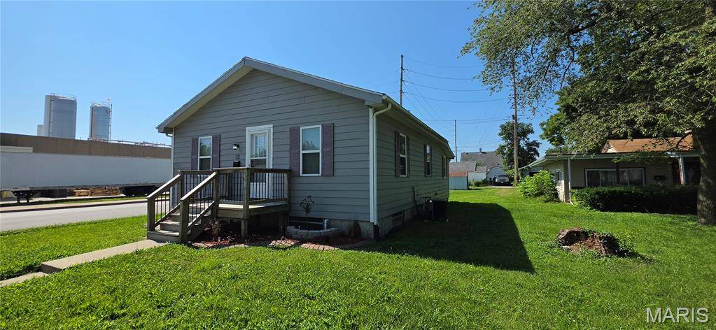 519 E Washington ST, O'fallon, IL 62269