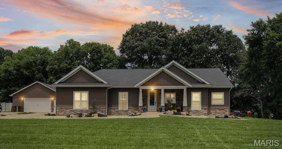 8125 Lost Bridge RD, Bethalto, IL 62010