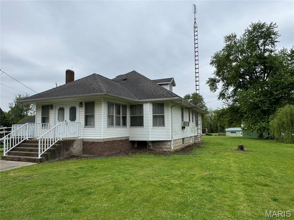 406 S Cleveland ST, Farmersville, IL 62533