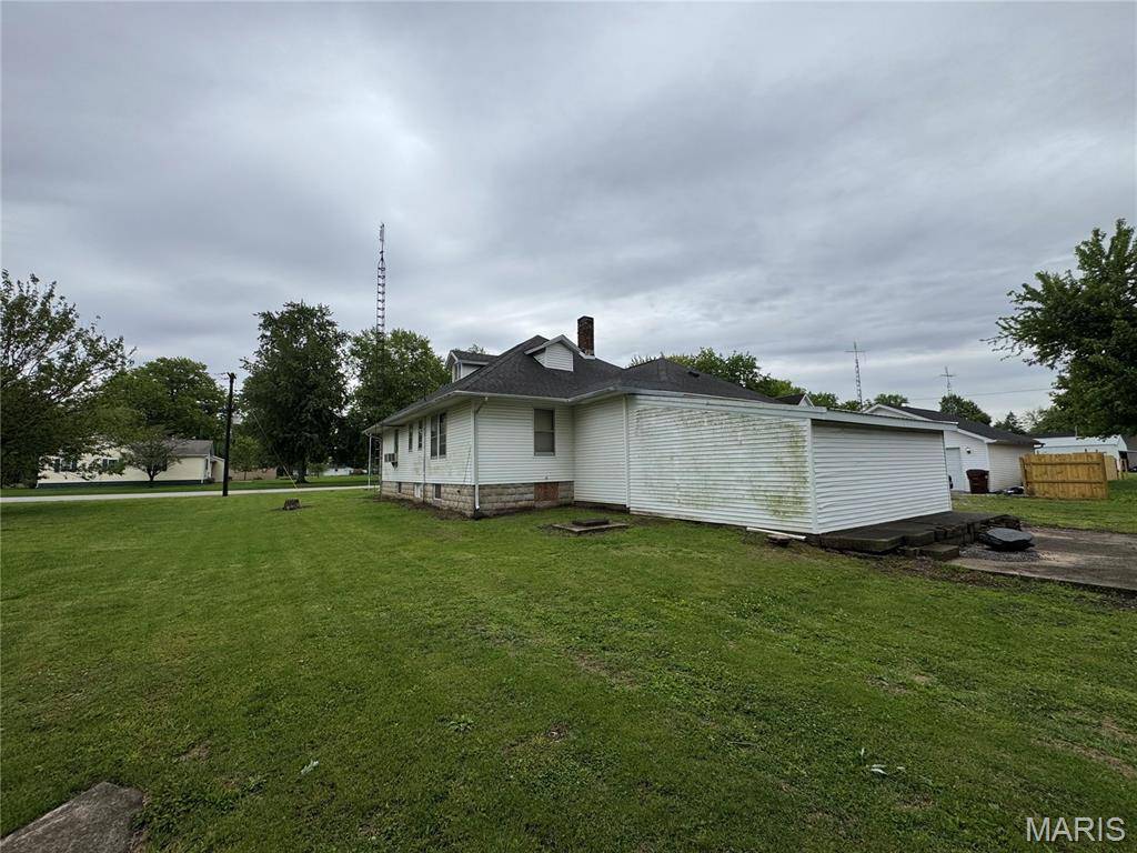 406 S Cleveland ST, Farmersville, IL 62533