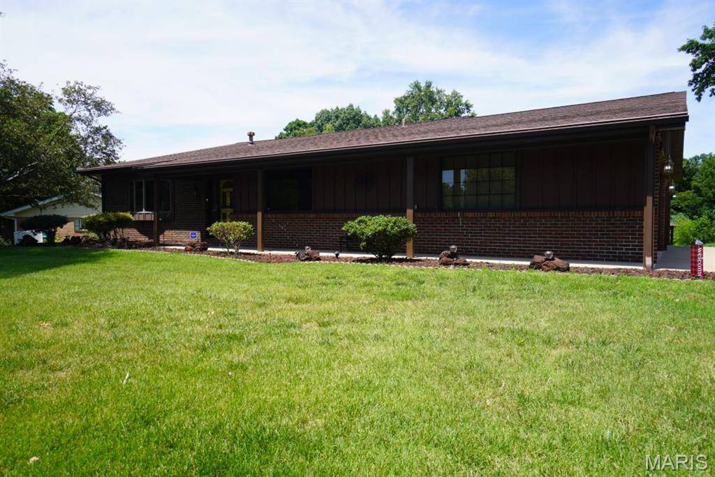 139 Lakeland Hills DR, Caseyville, IL 62208