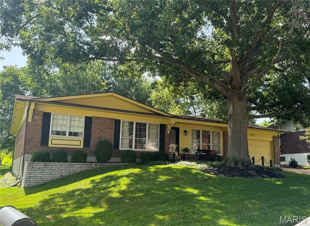 9218 Laramie DR, St Louis, MO 63126