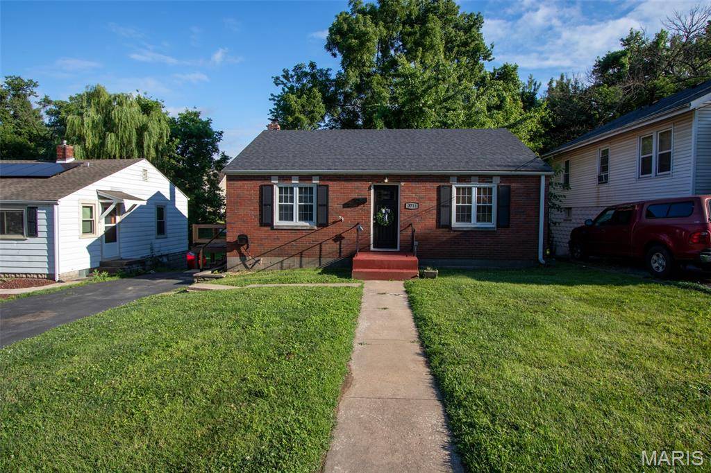 3711 Aberdeen AVE, Alton, IL 62002