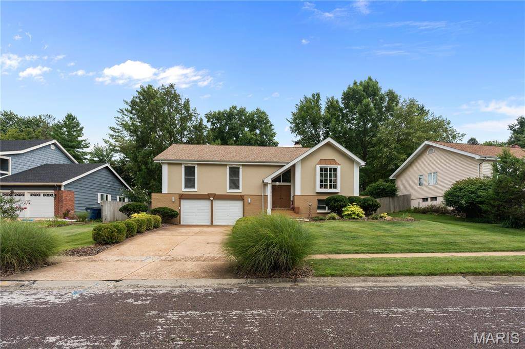1706 Carman Valley DR, Ballwin, MO 63021