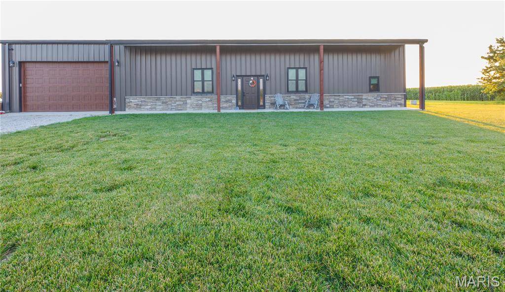 743 N 1100 ST, Shobonier, IL 62885
