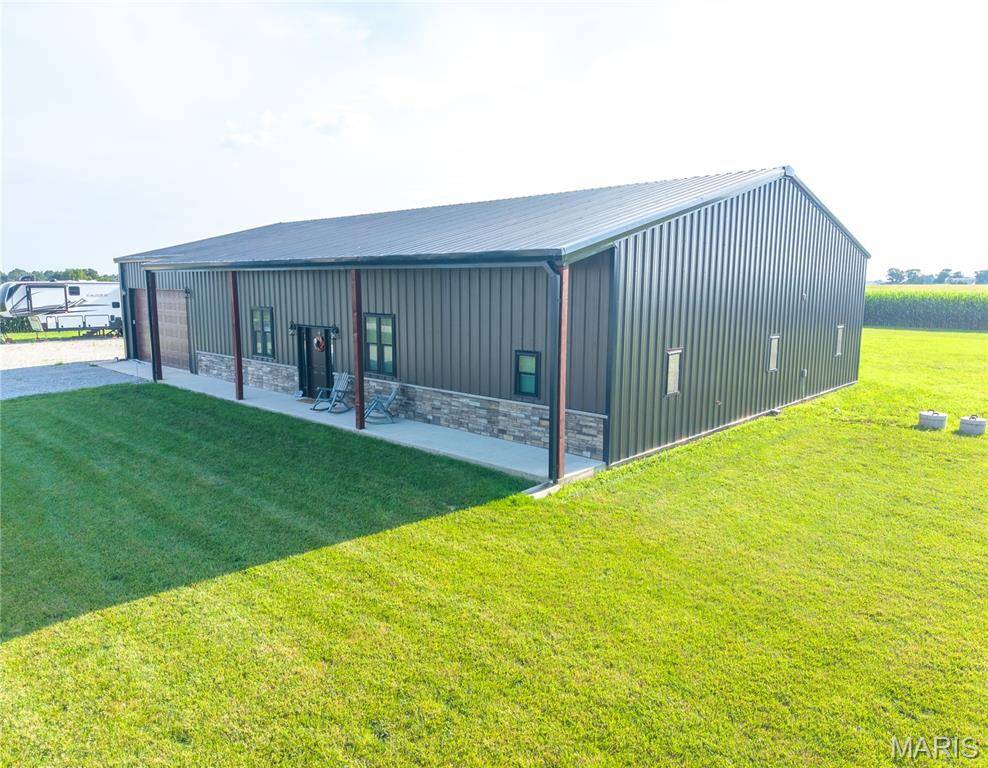 743 N 1100 ST, Shobonier, IL 62885