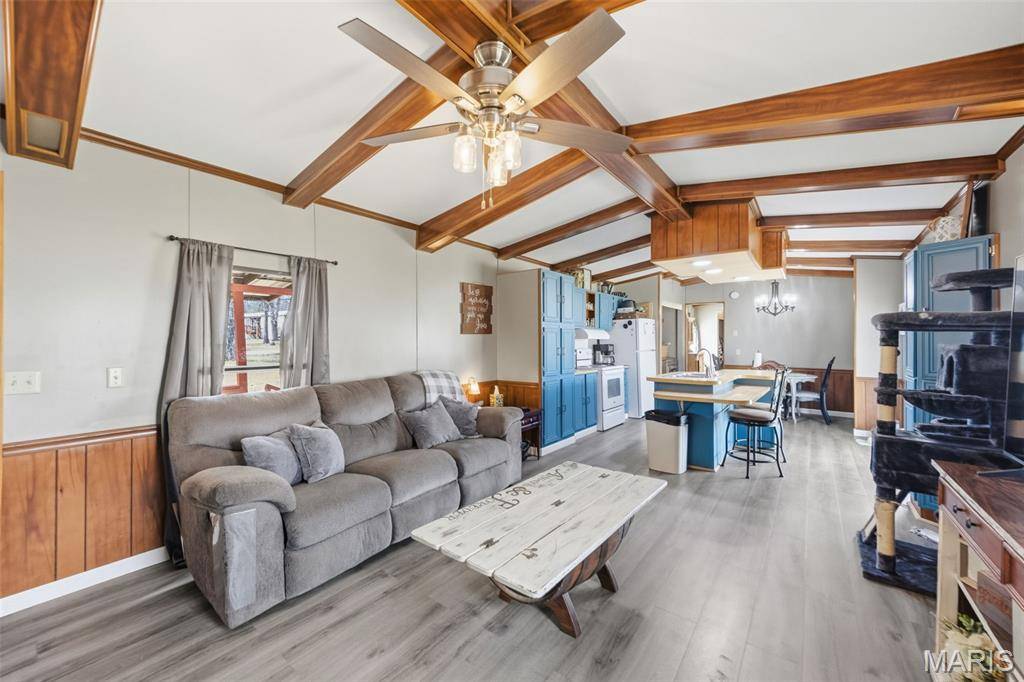 10076 Oakside RD, Mineral Point, MO 63660