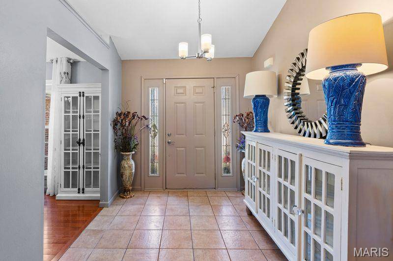 125 Oak Hill DR, Maryville, IL 62062