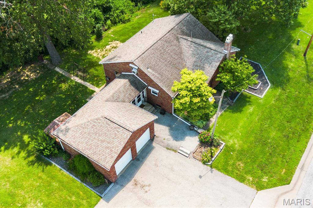 938 E Washington ST, Millstadt, IL 62260