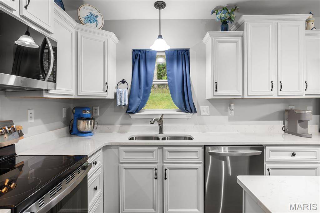 5116 Darrell DR, Imperial, MO 63052