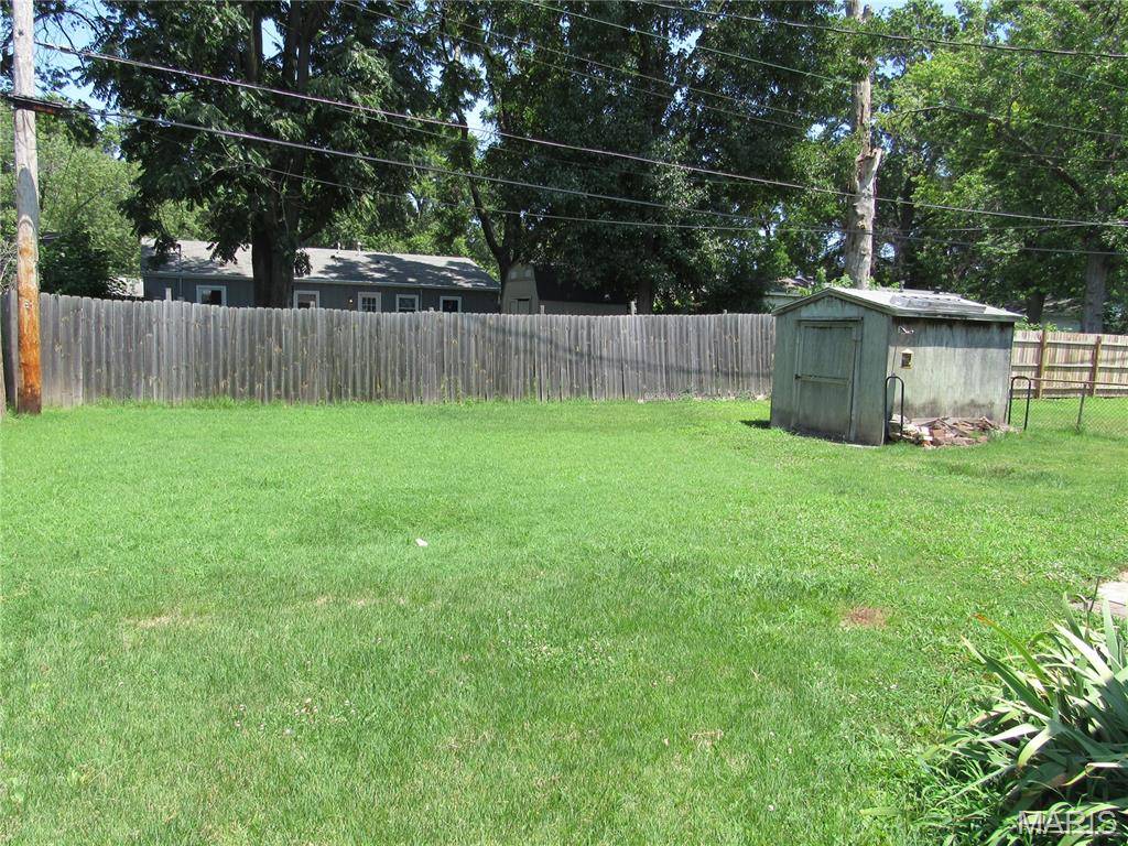 1123 Saint Benedict DR, East St Louis, IL 62206