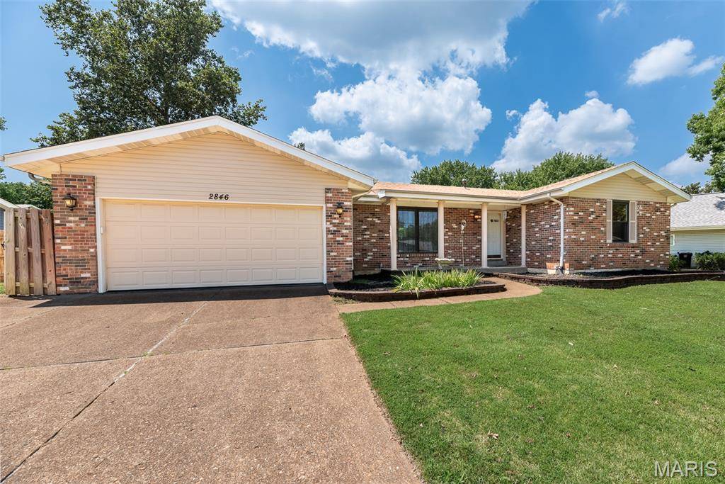2846 Bee Tree LN, St Louis, MO 63129